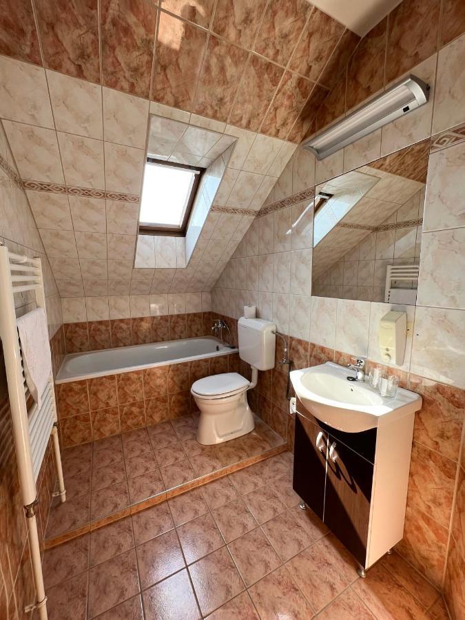 Wolf Panzio Hotel Sárvár Екстериор снимка
